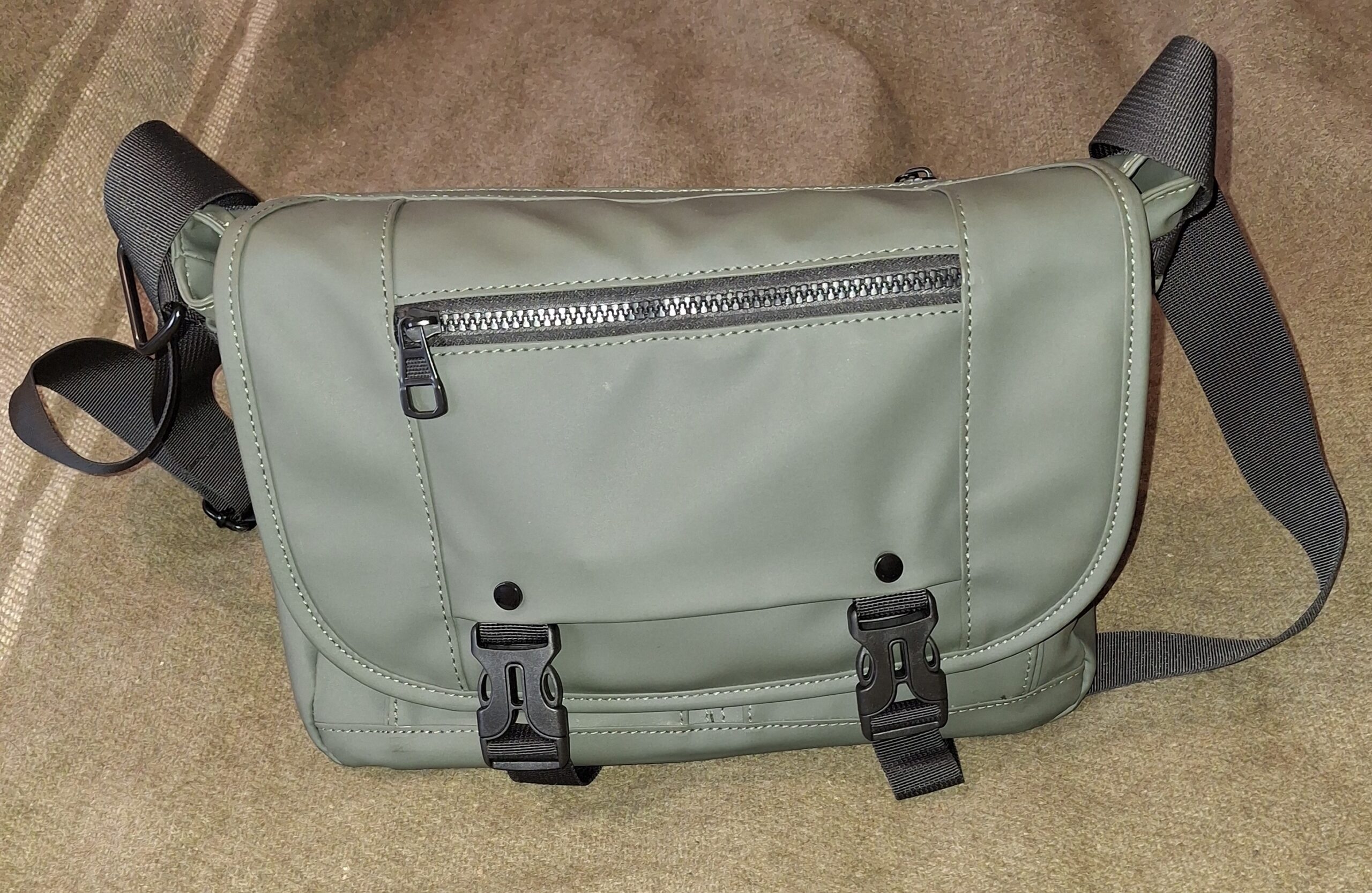 This Could Be The Best Budget Messenger Bag